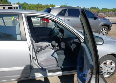 2004 Hyundai Elantra Gls/Gt z USA, uszkodzony, nr VIN KMHDN46D74U753054